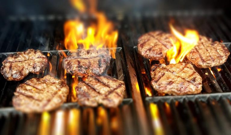 Mannen van Vlees en Vuur presenteert premium BBQ-vlees zoals Black Angus Picanha en zwartpootkip van Zoetermeer